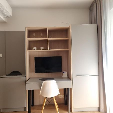 Aparthotel In Warsaw Very Close To The City Center, Free Underground Parking, Wifi, Air Conditioning, Balcony Exterior foto